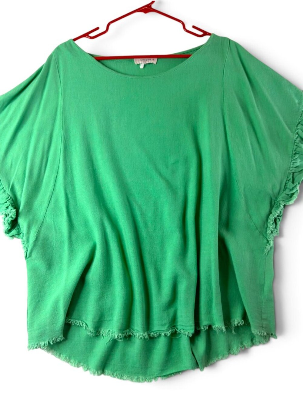 umgee green linen blend ruffle sleeve top 1x raw hem lagenlook boho